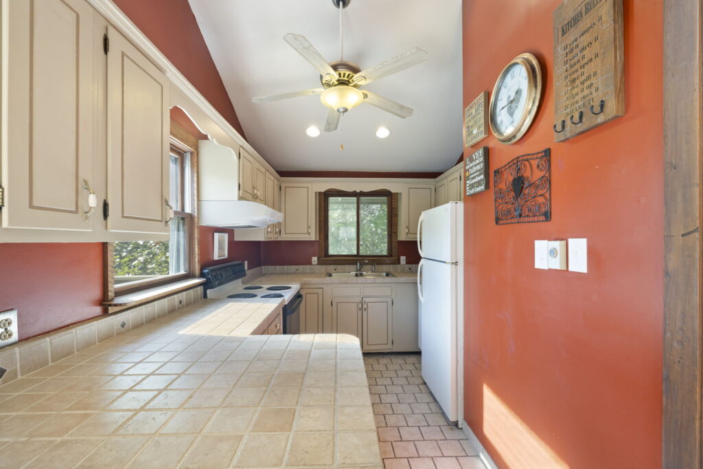 2941 S. Mask Ct. - Danielle Stiles Real Estate - Painted Hills For Sale (4)