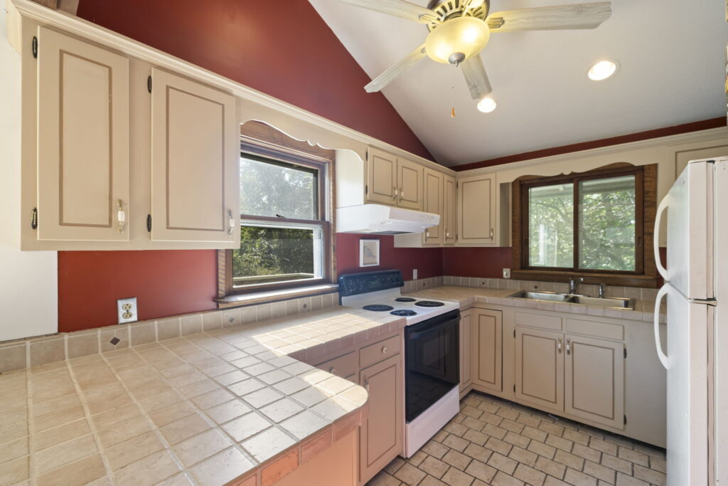 2941 S. Mask Ct. - Danielle Stiles Real Estate - Painted Hills For Sale (5)